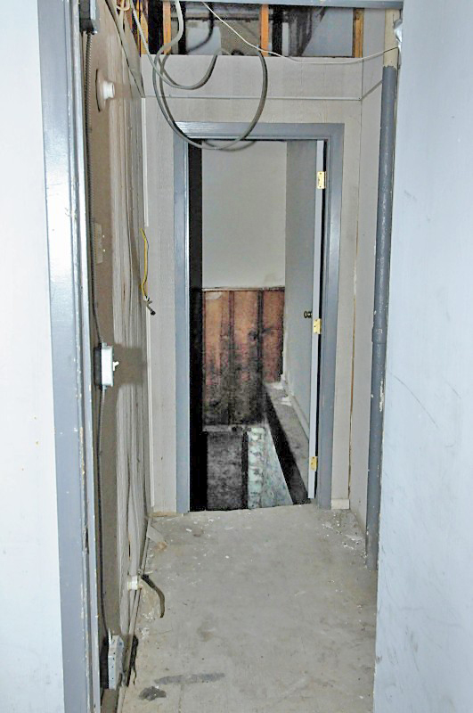 SORG_COMMERCIAL_STOREFRONT_C_BASEMENT_STAIRS